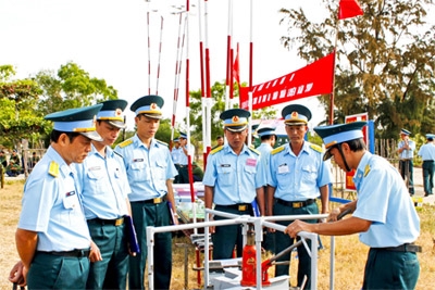 Ban Kỹ thuật Đoàn Phòng không N91 giới thiệu sáng kiến ứng dụng trong huấn luyện và công tác