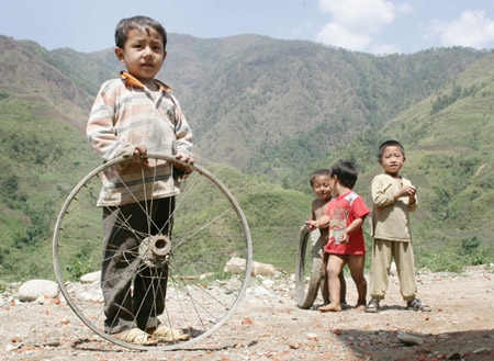 Vui sướng với món đồ chơi trị giá 5 que kem mút