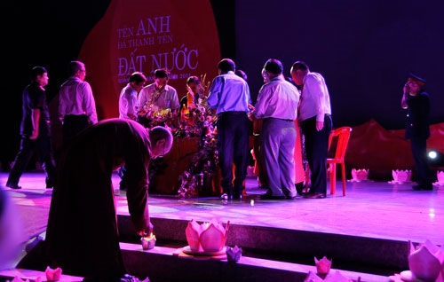 Đông đảo tăng ni, phật tử tham gia buổi lễ cầu siêu