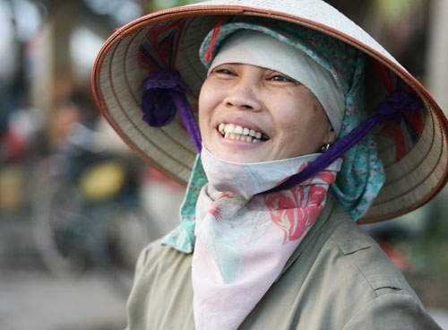 Một ngày đắt hàng khiến cuộc sống cực nhọc như vơi đi ít nhiều