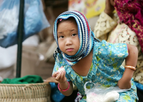 Có em thì trông hàng phụ mẹ