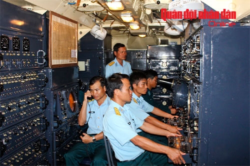 Kíp trắc thủ huấn luyện chiến đấu trong xe điều khiển