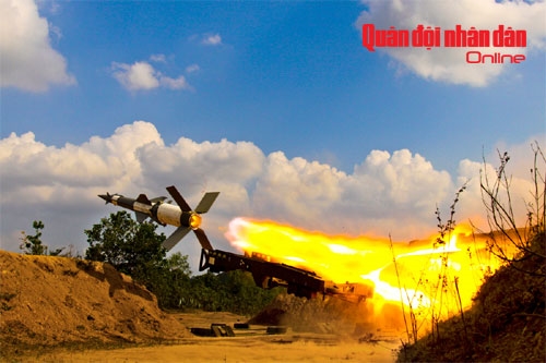 Tên lửa C125M thực hành bắn đạn thật