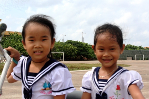 Trẻ em Trường Sa vui năm mới