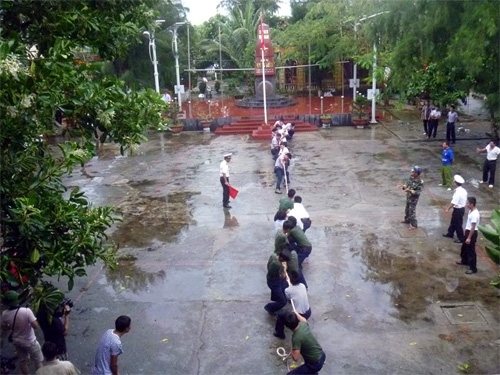 Thi kéo co dịp Tết cổ truyền