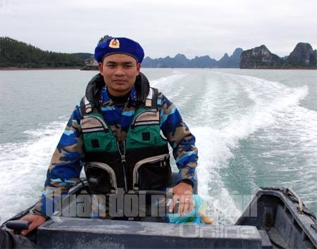 Xuồng máy, một trong những phương tiện tham gia hiệu quả vào việc truy đuổi đối tượng vi phạm pháp luật trên biển.