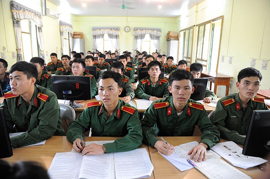 Tập trung nghiên cứu kiến thức từ lý luận…