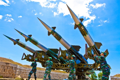 Huấn luyện thực hành nạp đạn tên lửa S125M ở Trung đoàn 274