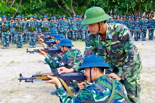 Huấn luyện chiến sĩ mới đợt 1 năm 2013 tại Tiểu đoàn 11