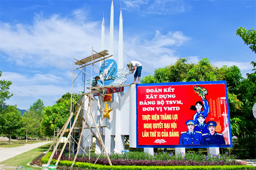 Củng cố khuôn viên Sư đoàn bộ, hướng về ngày truyền thống