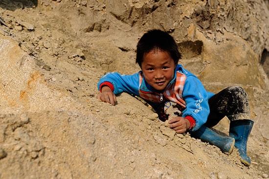 Bầu bạn cùng đất, đá và cỏ cây