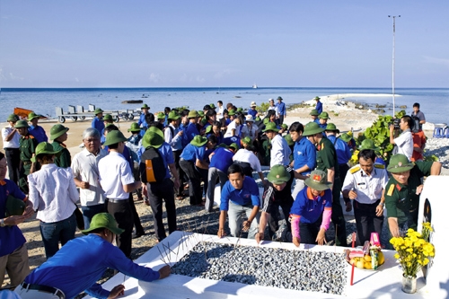 Tri ân các liệt sĩ đã hy sinh trên đảo