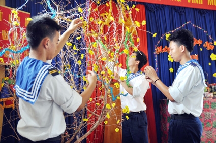 Mai vàng chuẩn bị đón Tết.