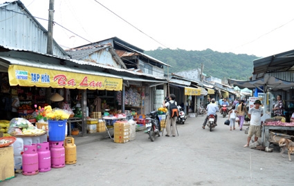 “Phố” đảo Thổ Chu.