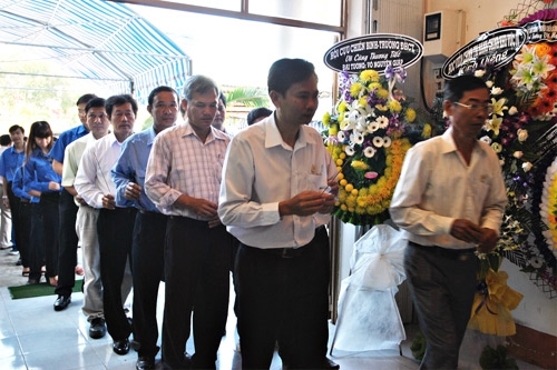 Xếp hàng vào viếng Đại tướng Võ Nguyên Giáp.