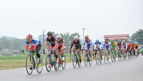 Tốp 1 luôn duy trì được khoảng cách xa khoảng 2 phút với các vận động viên phía sau.