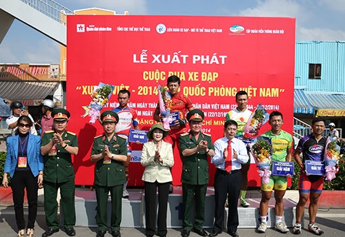 Ngay sau khi kết thúc chặng đua, Ban tổ chức đã trao giải cho 5 vận động viên xuất sắc về đích nhanh nhất.