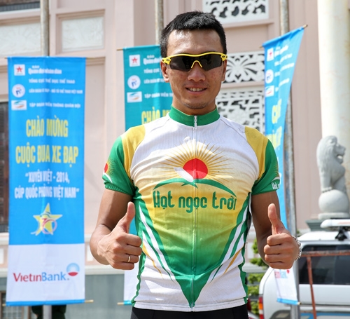 Niềm vui của vận động viên Nguyễn Thành Tâm khi cán đích.