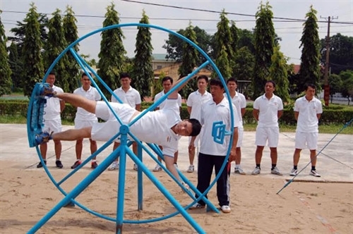 Rèn luyện thể lực cho phi công.