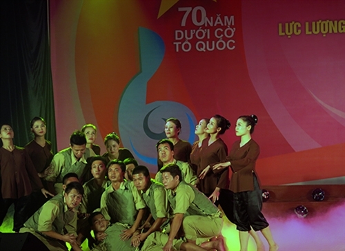 Hình tượng “Bộ đội Cụ Hồ” được nhiều đoàn nghệ thuật quần chúng tập trung khai thác.
