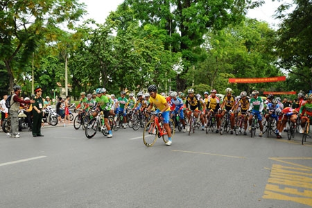 Thiếu tướng Lê Phúc Nguyên, Tổng biên tập báo Quân đội nhân dân, Trưởng ban tổ chức giải phất cờ xuất phát chặng đua thứ 2
