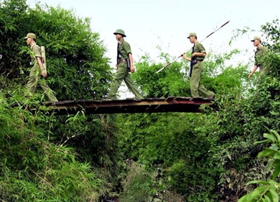 Trên từng mét đường biên giới