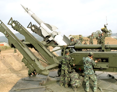 Trên thao trường hay trong xưởng định kỳ, vũ khí luôn được chăm lo