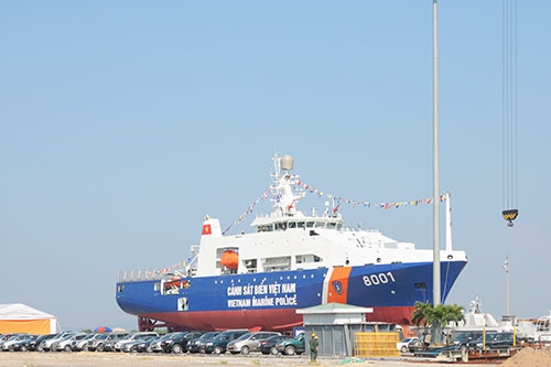 Tàu DN 2000 trước lễ hạ thủy