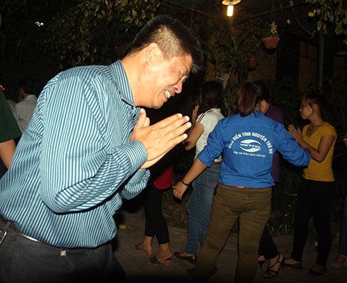 Người đàn ông này cũng không thể kìm nén được nỗi tiếc thương Đại tướng