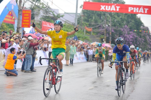 VĐV Nguyễn Thị Thật chứng tỏ bản lĩnh và phong độ tuyệt vời khi giành điểm tuyệt đối chặng 6. Chị đoạt cú đúp áo vàng và áo xanh chung cuộc .