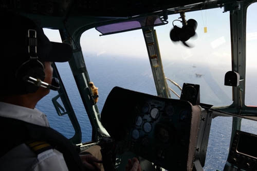 Công ty có một đội ngũ phi công bản lĩnh, dày dạn kinh nghiệm, một số đạt kỷ lục hơn 800 giờ bay/năm.