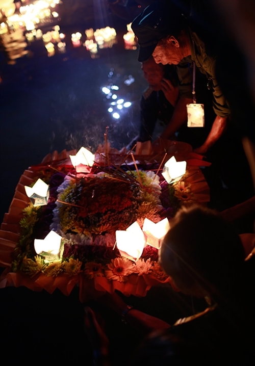 Dành cho những người đồng đội, đồng chí đã ngã xuống trong một thời hoa lửa.