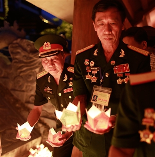 Rất nhiều cựu chiến binh đã có mặt để tri ân những đồng đội nằm lại sông Thạch Hãn.