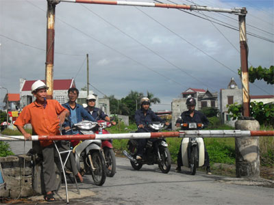 Ông lão tật nguyền làm 