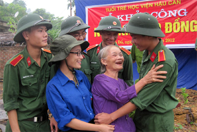 Theo bước cha yêu môi trường 