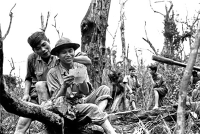 Làm báo chiến trường, ác liệt mà vui