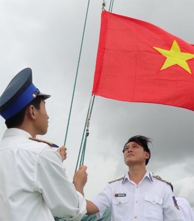 Trong những ngày sóng lớn