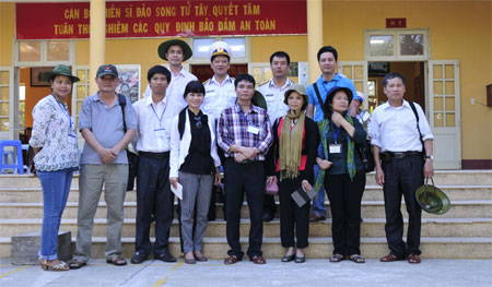 Viết, đọc và hát ở Trường Sa