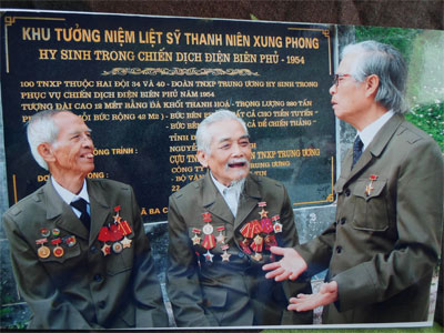 Ba lần được Bác Hồ khen