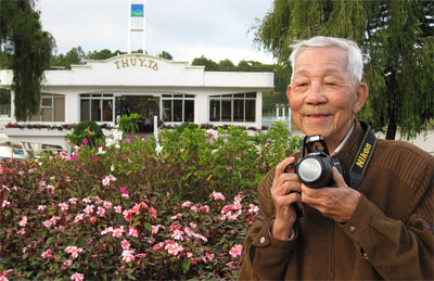 Người Việt Nam đầu tiên chụp ảnh 