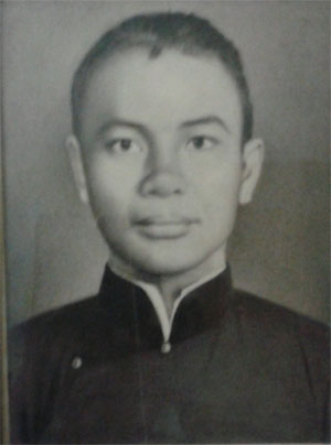 Phó Đức Chính nằm ngửa nhìn máy chém