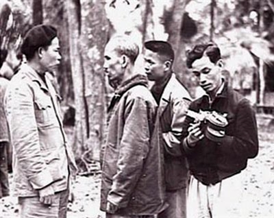 Chuyện ít biết về tác giả những thước phim quý về Bác Hồ
