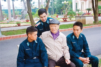 Tiếng súng thay tiếng pháo đón Giao thừa