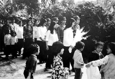 Đám cưới mang khát vọng hòa bình