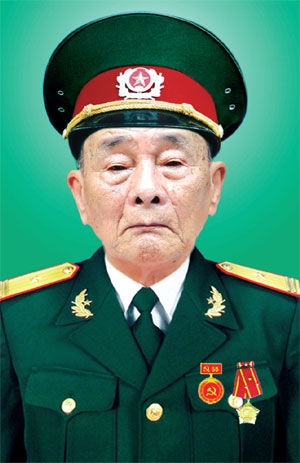 Bắn chìm tàu địch lúc Giao thừa