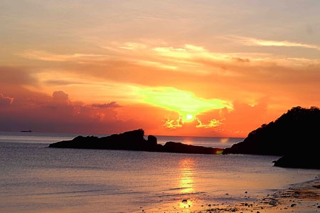 Phượng Hoàng đem ngọc về Côn Đảo