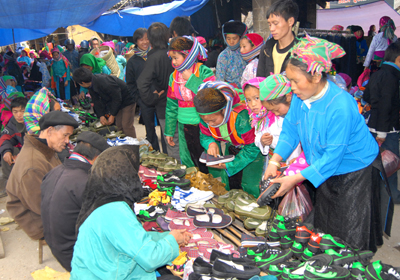 Chợ Tết Đồng Văn