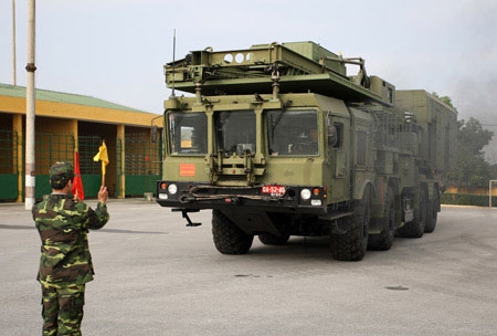 Được trang bị khí tài mới, Đoàn Tên lửa Phòng không S đang tích cực khai thác bước vào năm huấn luyện với quyết tâm cao.
