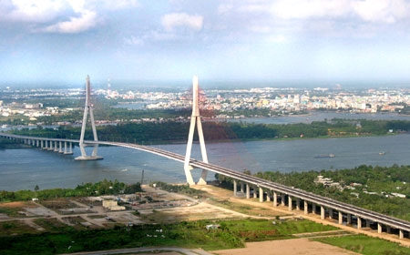 Cầu Cần Thơ chụp từ máy bay trực thăng. Ảnh Hùng Hiên