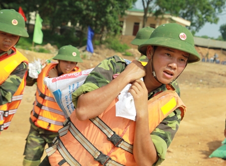 Ý chí quyết tâm cao giúp cán bộ chiến sỹ vượt mọi khó khăn, gian khổ
